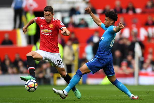 数额激增的 数额激增的